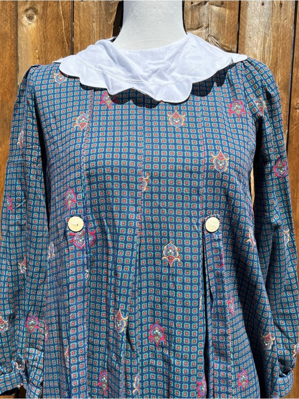 70s Vintage Toni Lynn Green Pattern Long Sleeve Midi Dress with White Collar - Picture 2 of 7